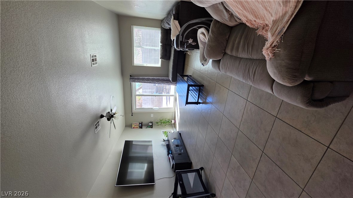 Photo 9 of 24, 1413 Iris Kelly Avenue