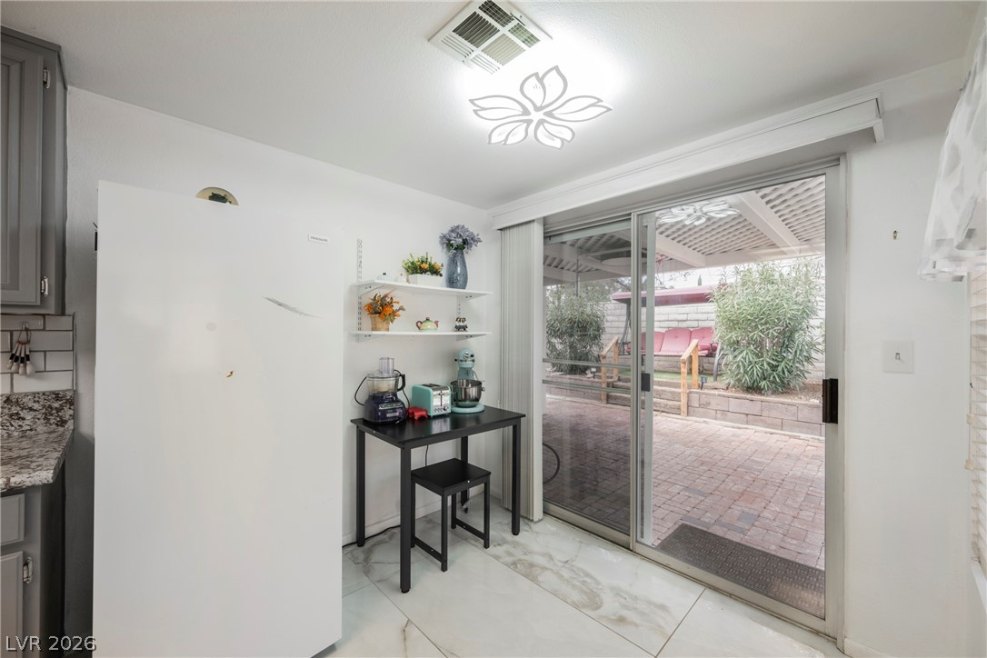 Photo 15 of 47, 3213 Oyster Bay Street