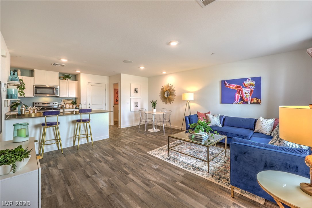 Photo 9 of 32, 919 Black Heron Street