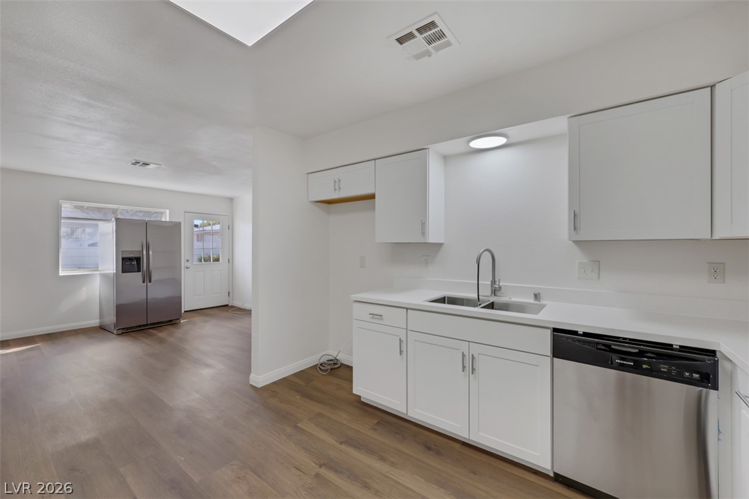 Photo 12 of 30, 2137 Petersham Court #C