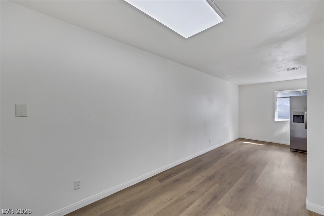 Photo 14 of 30, 2137 Petersham Court #C