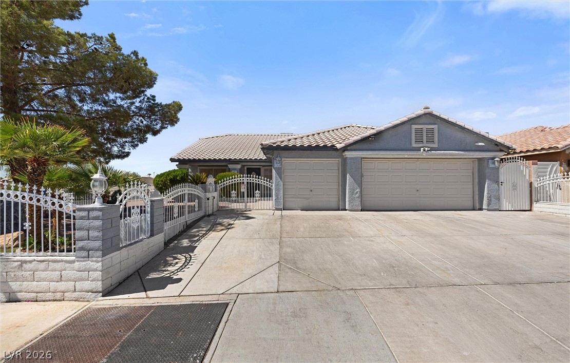 Photo 3 of 1691 Tangerine Rose Drive
