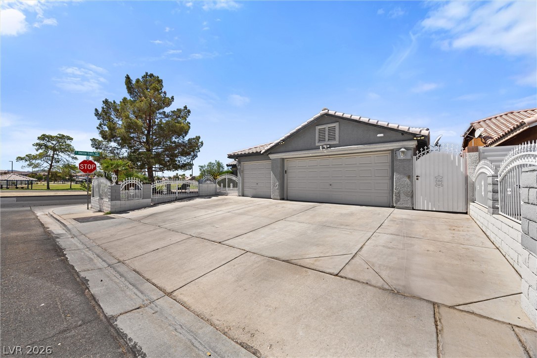 Photo 4 of 1691 Tangerine Rose Drive