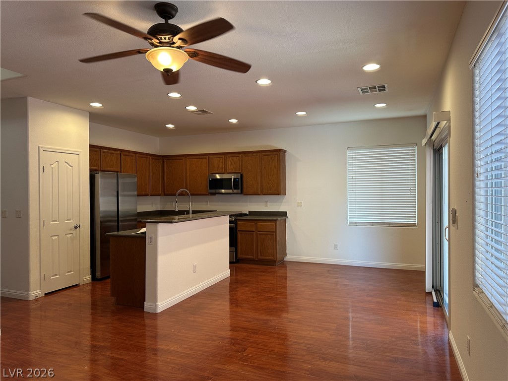 Photo 4 of 9761 Plane Tree Court