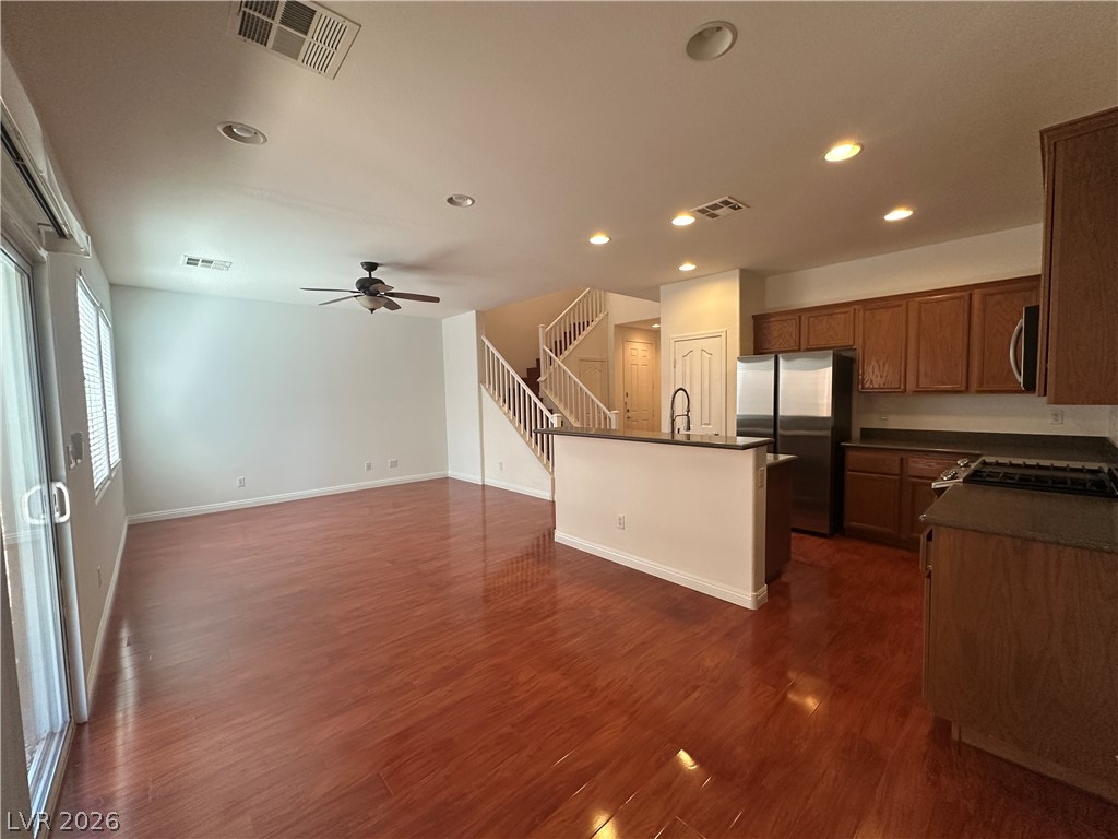 Photo 5 of 9761 Plane Tree Court