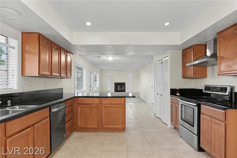 Photo 6 of 14, 2090 Lucerne Street