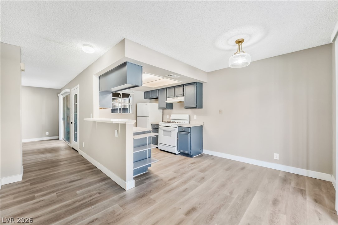 Photo 12 of 35, 213 N Lamb Boulevard #E