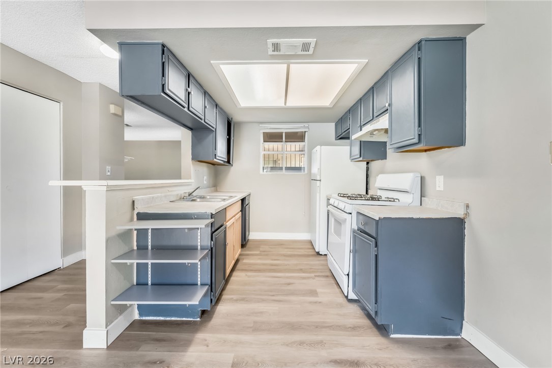 Photo 14 of 35, 213 N Lamb Boulevard #E