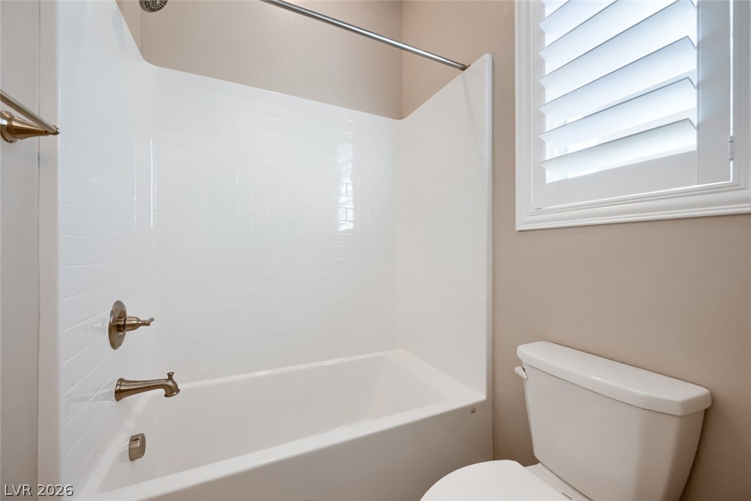 Photo 20 of 42, 617 Comodo Street