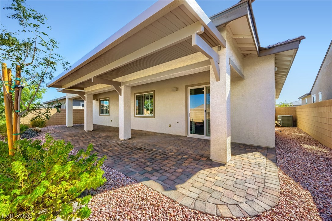 Photo 26 of 42, 617 Comodo Street