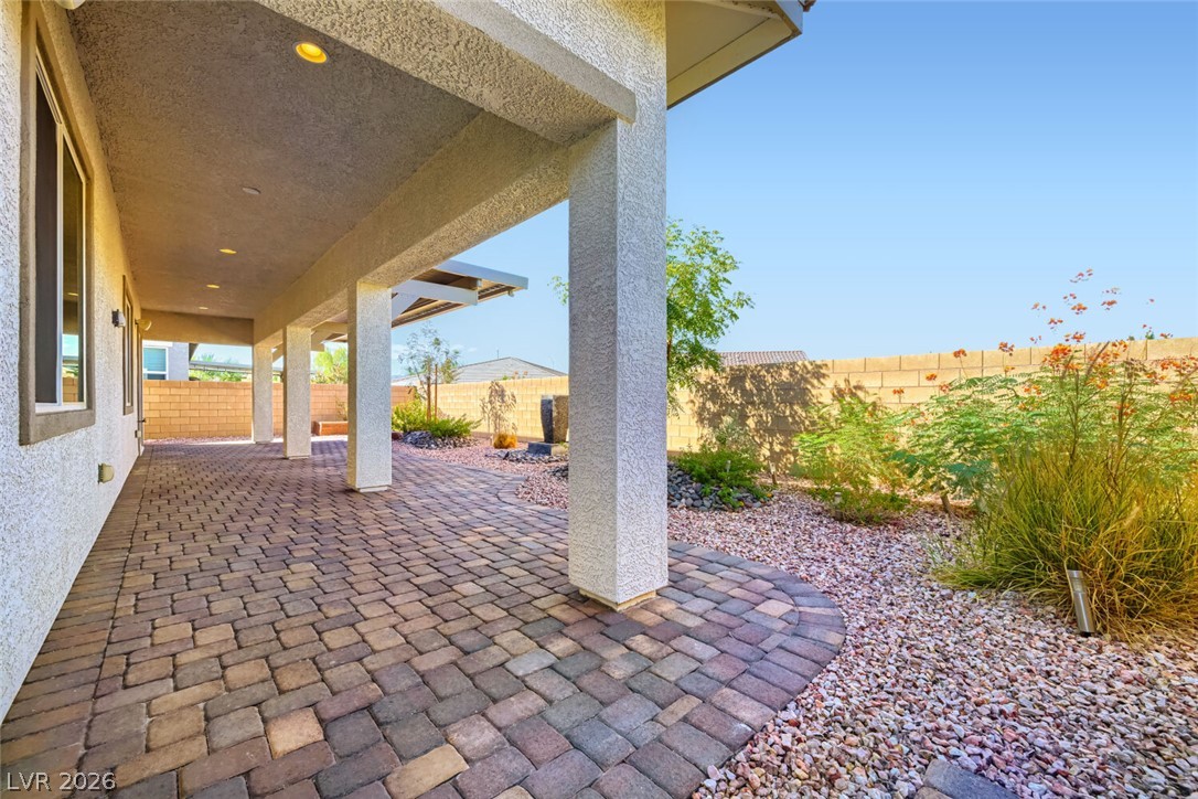 Photo 27 of 42, 617 Comodo Street