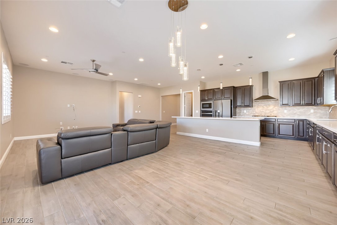 Photo 8 of 42, 617 Comodo Street