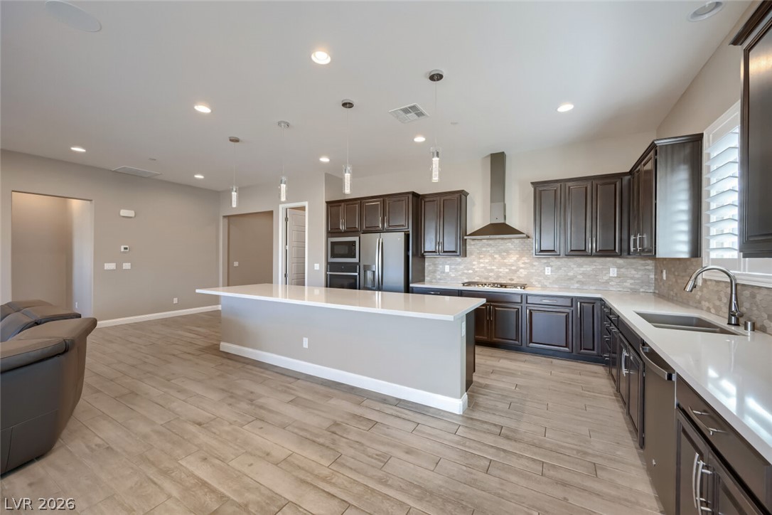 Photo 9 of 42, 617 Comodo Street