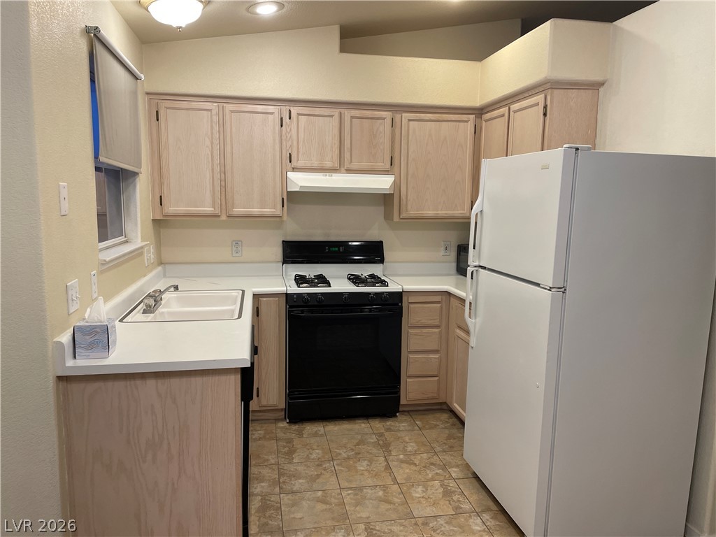 Photo 12 of 28, 7572 Durham Hall Avenue #201