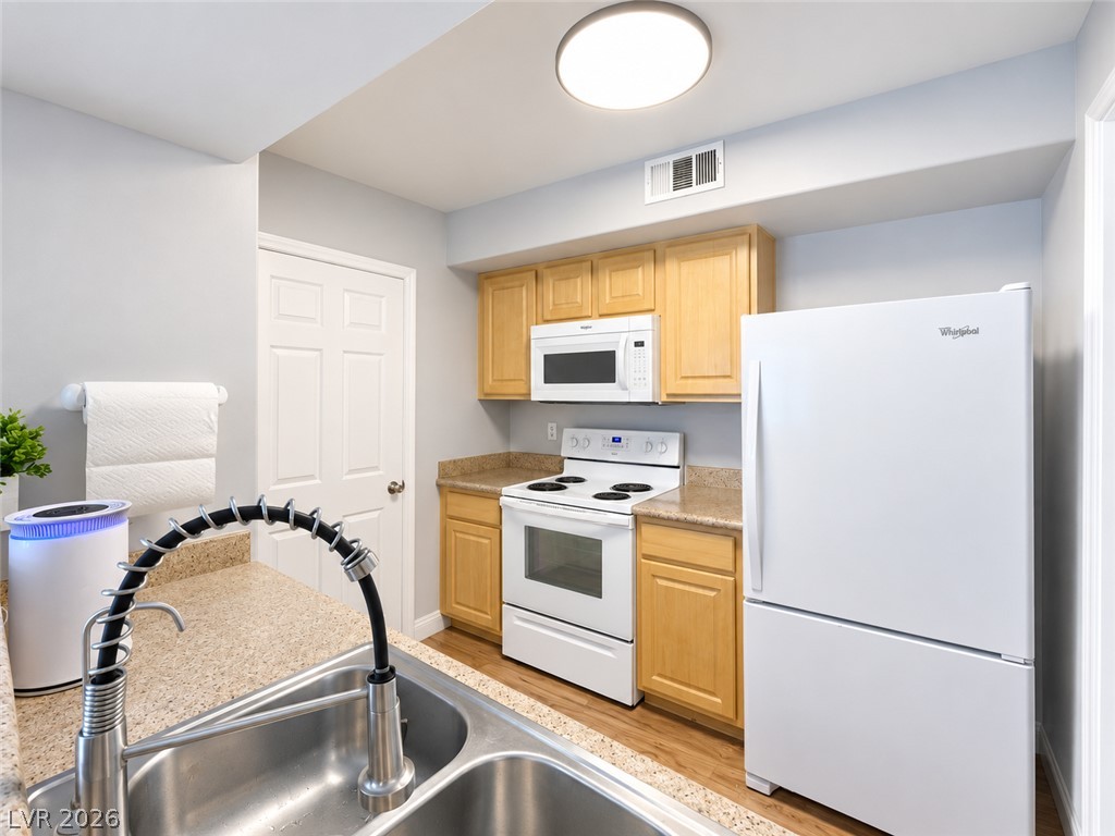 Photo 5 of 8000 W Badura Avenue #2039