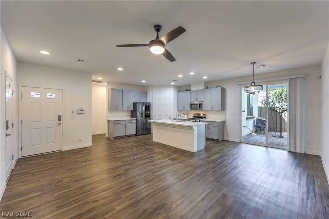 Photo 4 of 1551 Franklin Lane