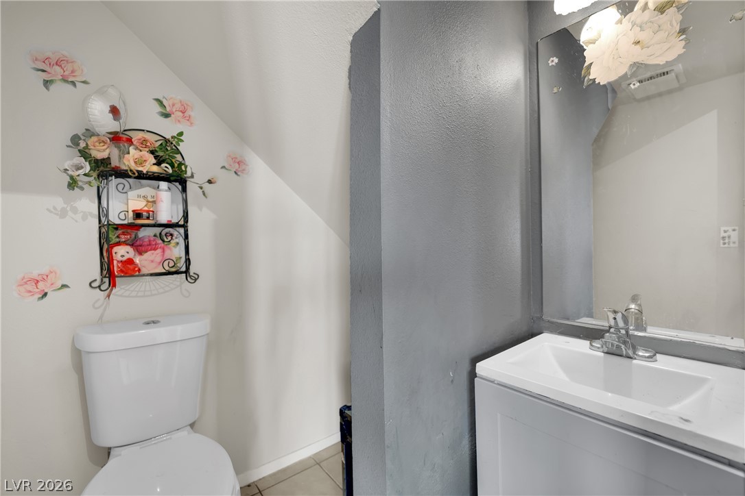Photo 15 of 31, 5007 Spencer Street #C