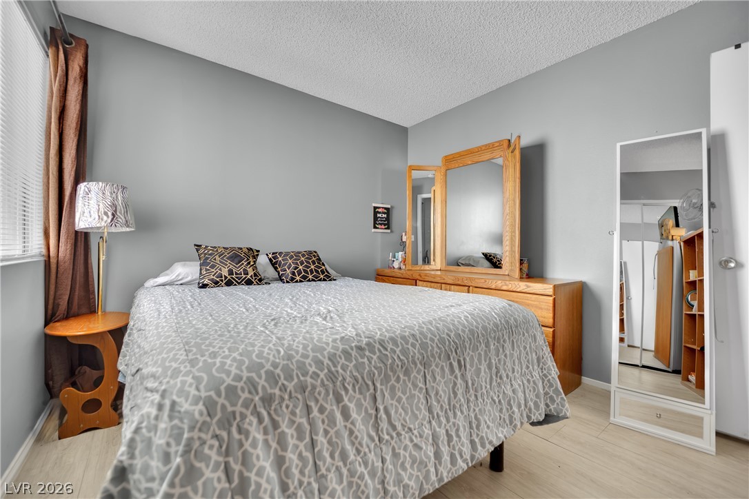 Photo 17 of 31, 5007 Spencer Street #C