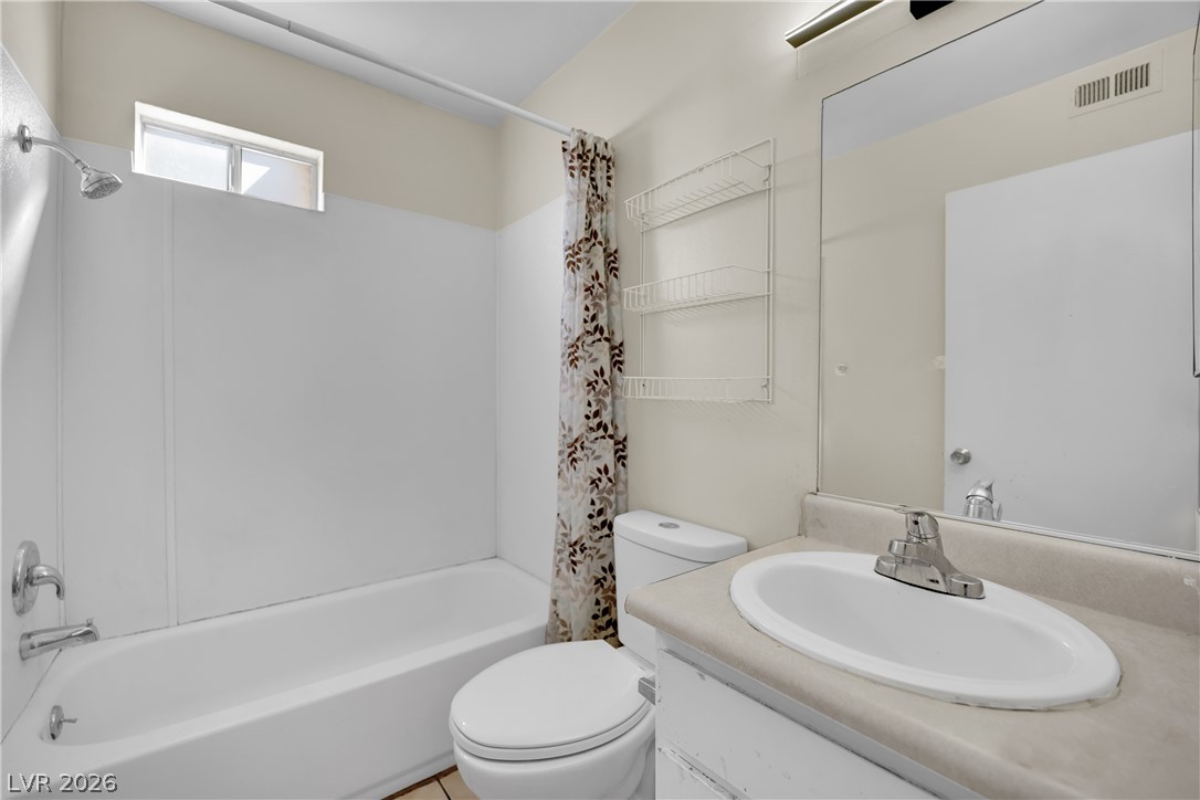 Photo 21 of 31, 5007 Spencer Street #C