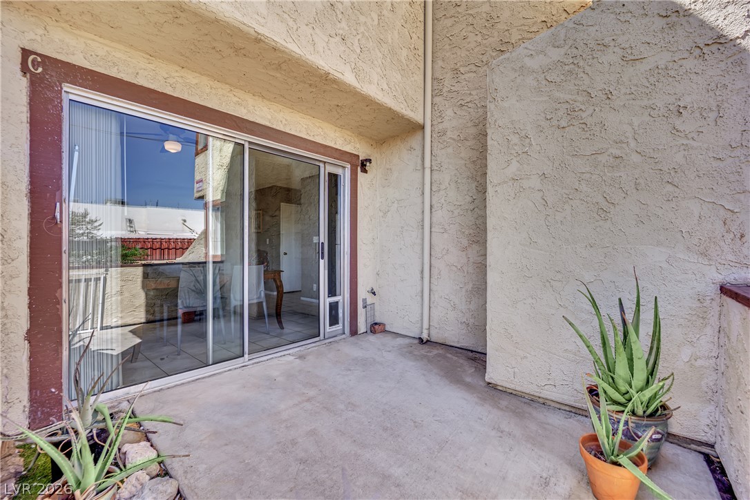 Photo 24 of 31, 5007 Spencer Street #C