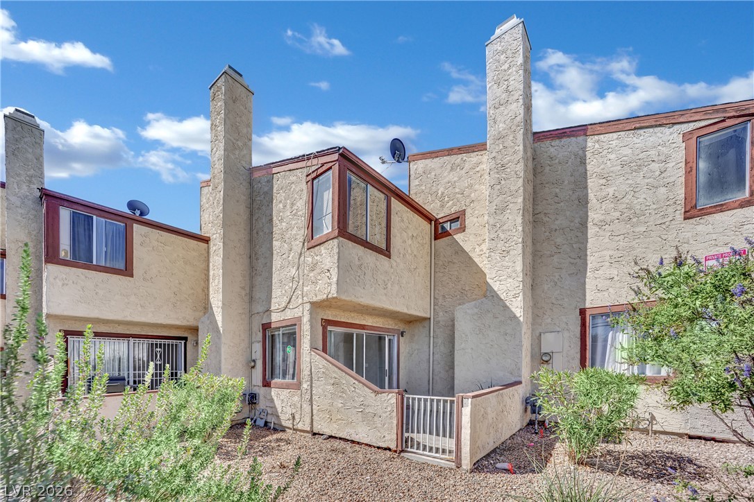 Photo 25 of 31, 5007 Spencer Street #C