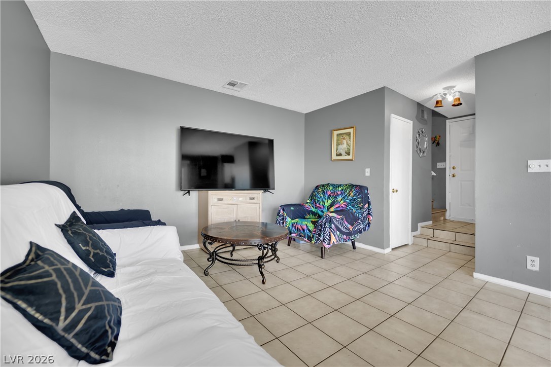 Photo 6 of 31, 5007 Spencer Street #C