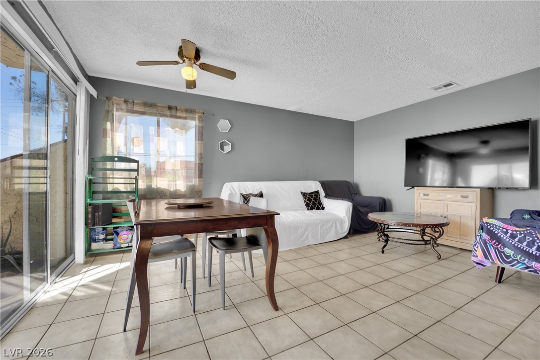 Photo 8 of 31, 5007 Spencer Street #C