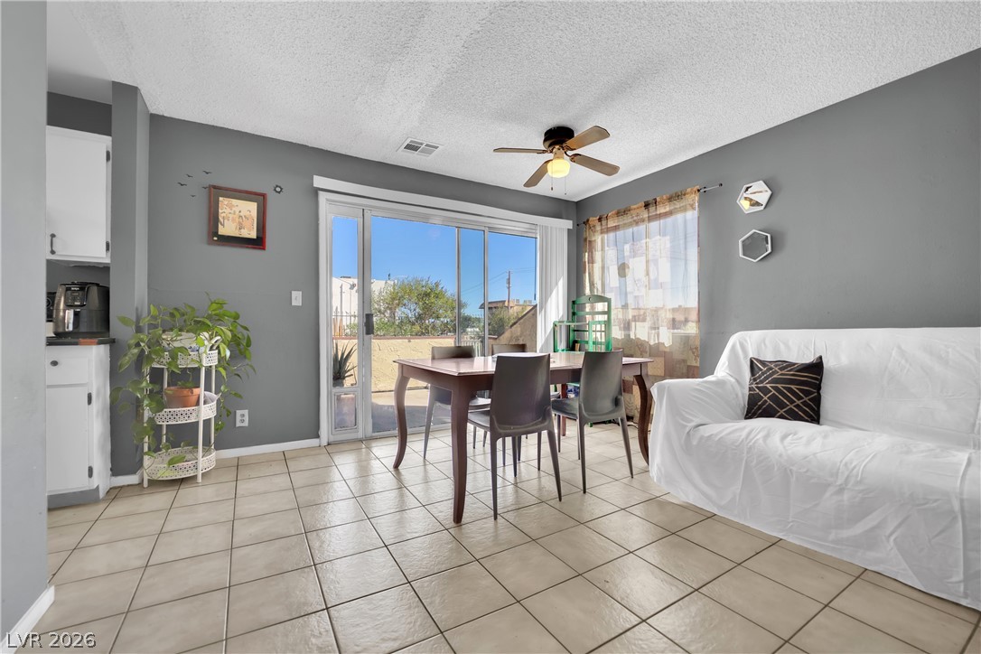 Photo 9 of 31, 5007 Spencer Street #C