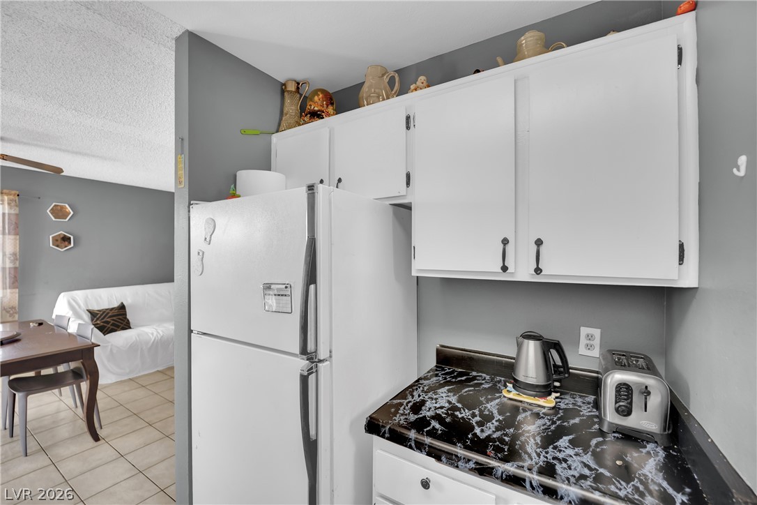 Photo 13 of 31, 5007 Spencer Street #C