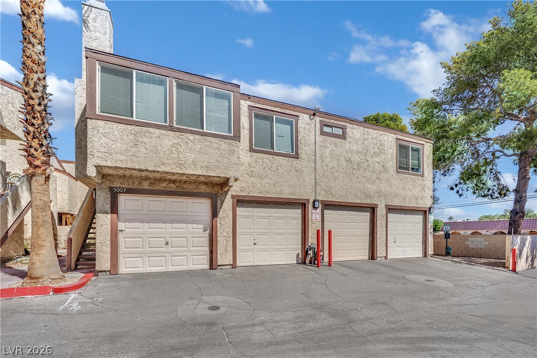 Photo 28 of 31, 5007 Spencer Street #C