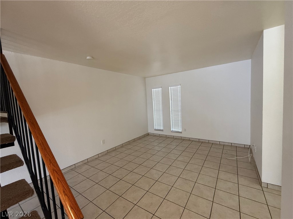 Photo 4 of 562 Sellers Place