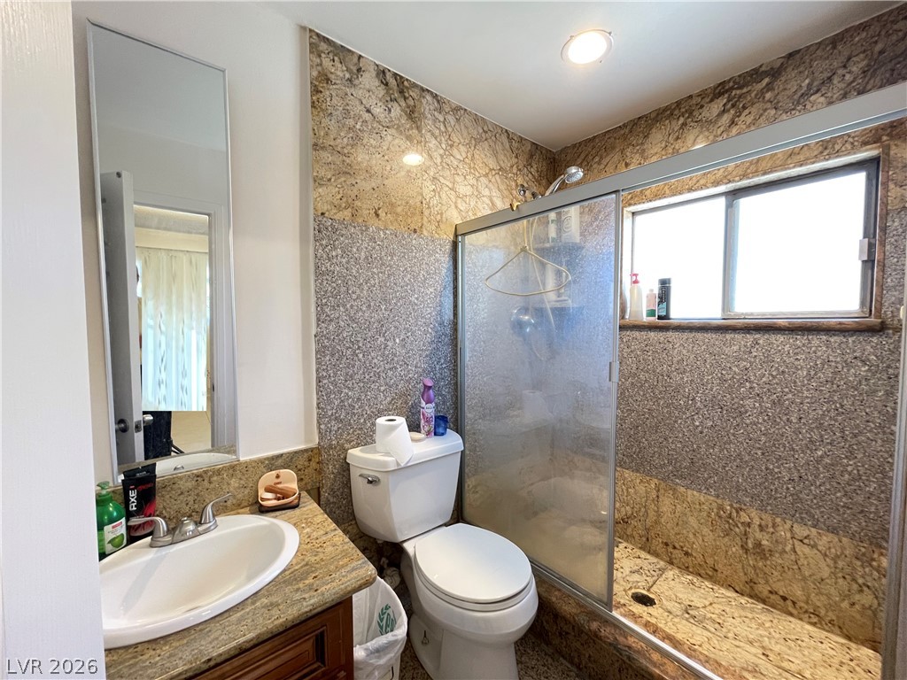 Photo 15 of 32, 2613 ARENAS Street