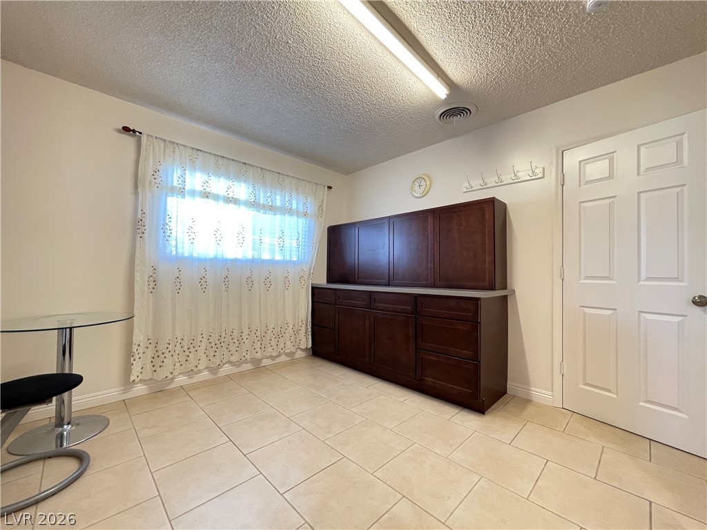 Photo 16 of 32, 2613 ARENAS Street