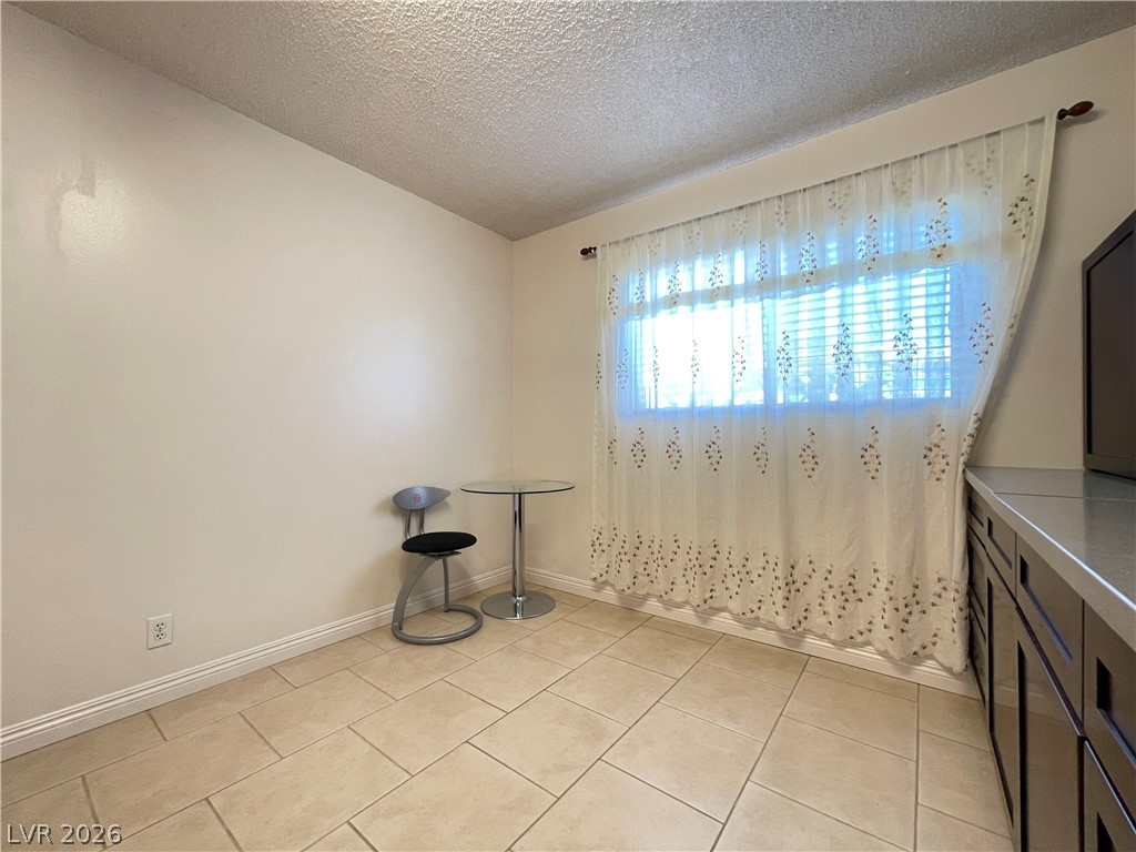 Photo 17 of 32, 2613 ARENAS Street