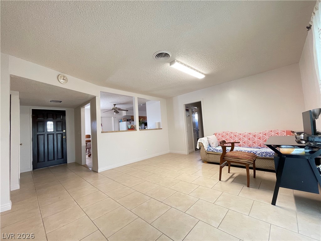 Photo 10 of 32, 2613 ARENAS Street