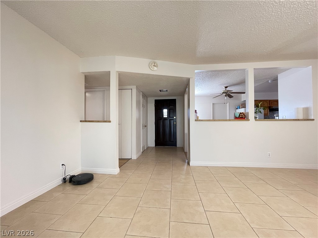Photo 11 of 32, 2613 ARENAS Street