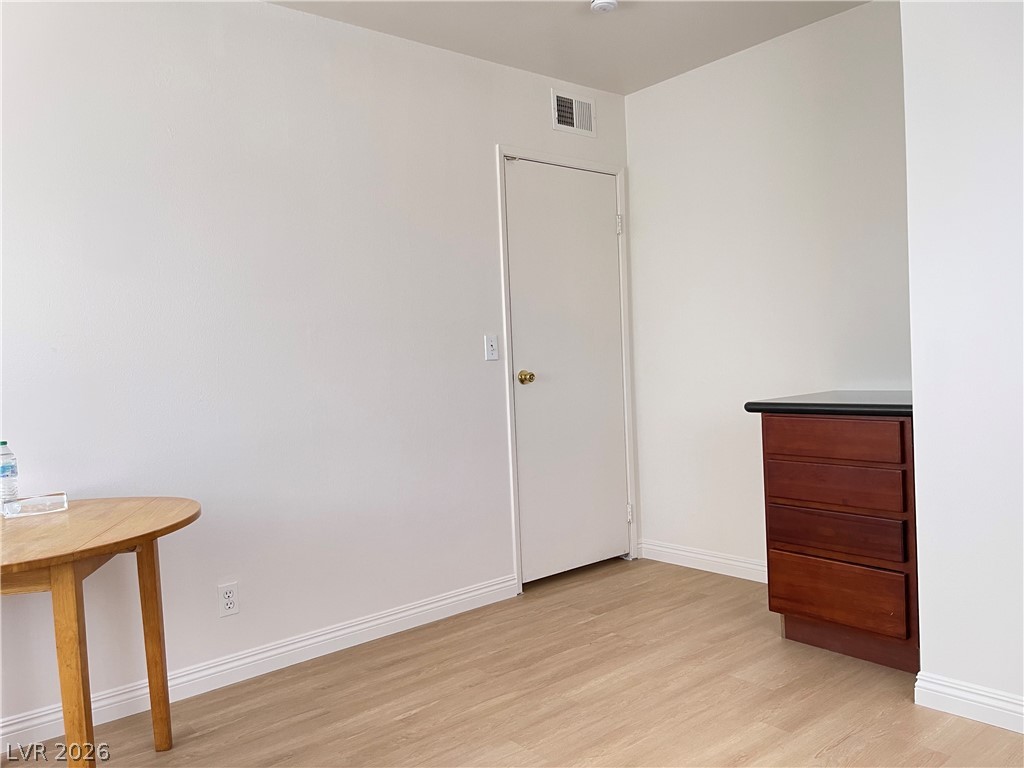 Photo 12 of 32, 2613 ARENAS Street