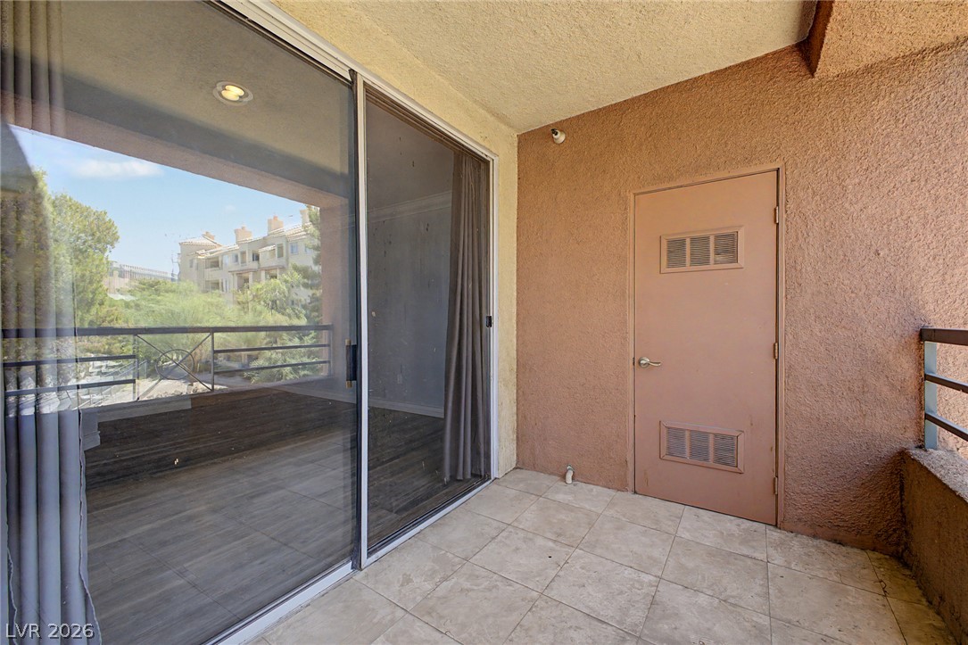 Photo 21 of 33, 260 E Flamingo Road #220