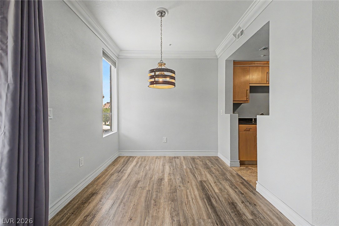 Photo 11 of 33, 260 E Flamingo Road #220