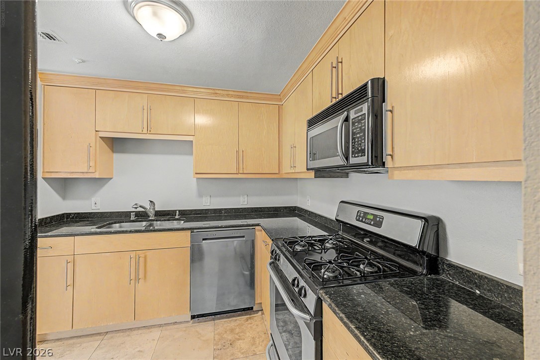 Photo 13 of 33, 260 E Flamingo Road #220