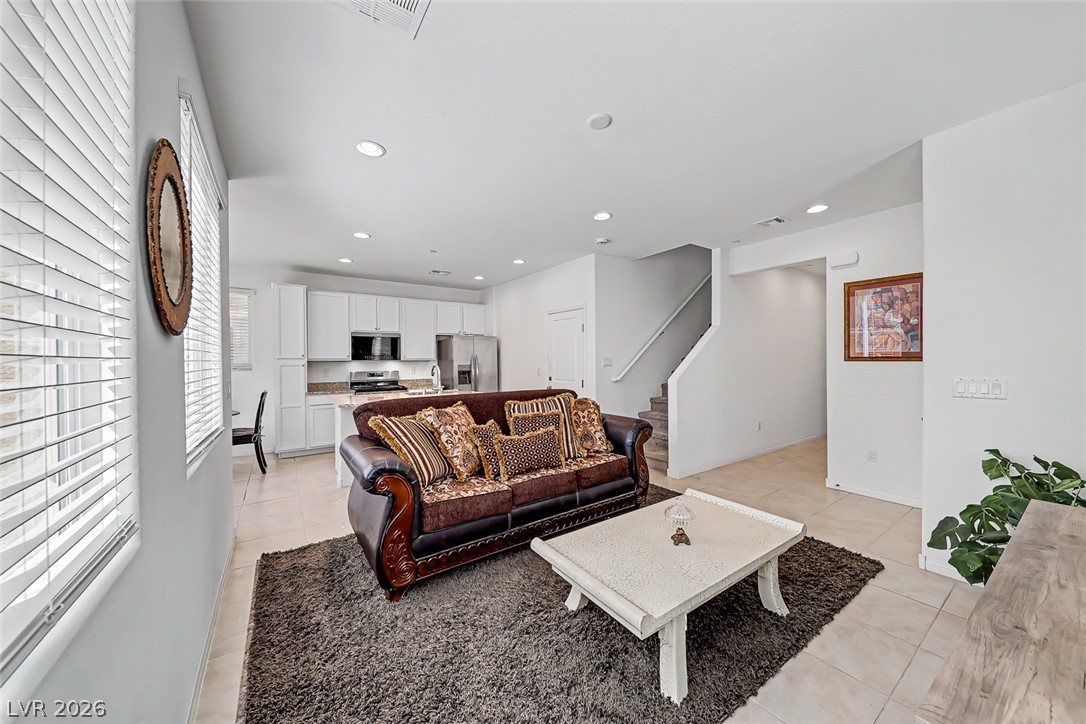 Photo 8 of 37, 400 Desert Cadence Street