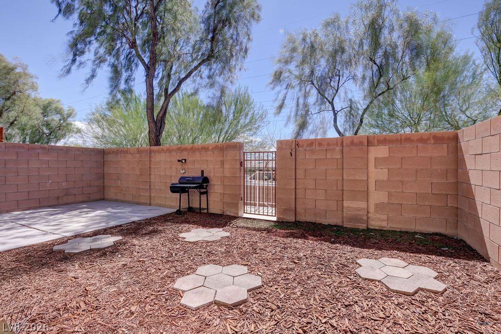 Photo 23 of 26, 117 Stockton Edge Avenue