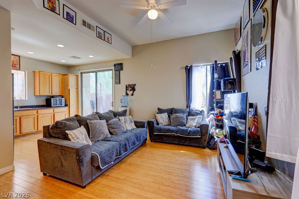 Photo 3 of 117 Stockton Edge Avenue