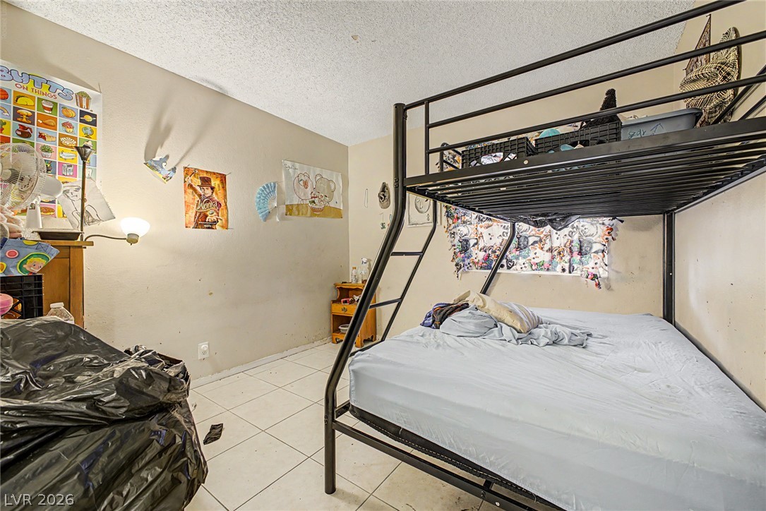 Photo 11 of 21, 5015 Carmel Avenue