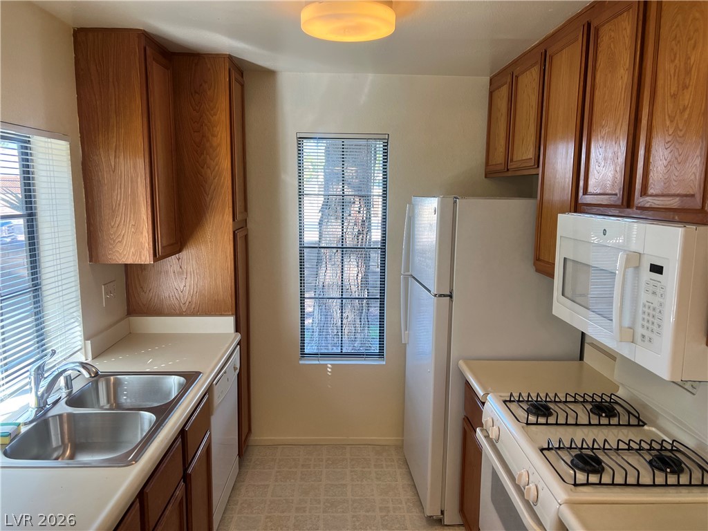Photo 6 of 22, 4747 Nara Vista Way #101