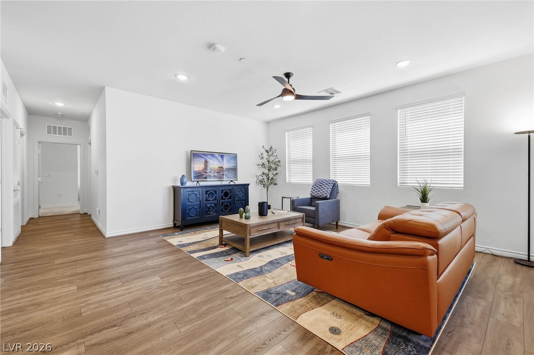 Photo 11 of 46, 2555 Hampton Road #7203