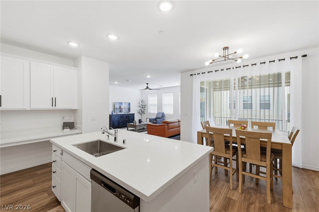 Photo 15 of 46, 2555 Hampton Road #7203