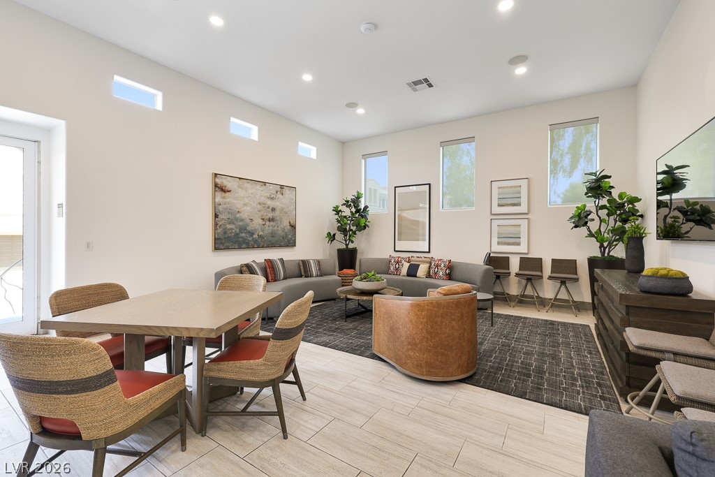 Photo 39 of 46, 2555 Hampton Road #7203