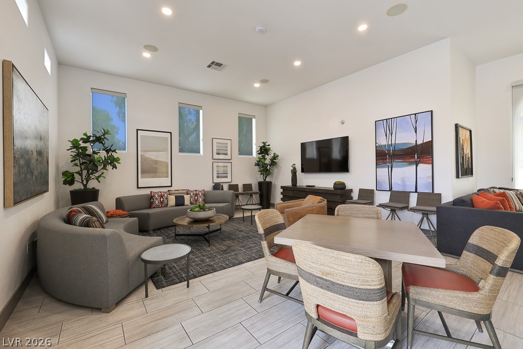 Photo 40 of 46, 2555 Hampton Road #7203