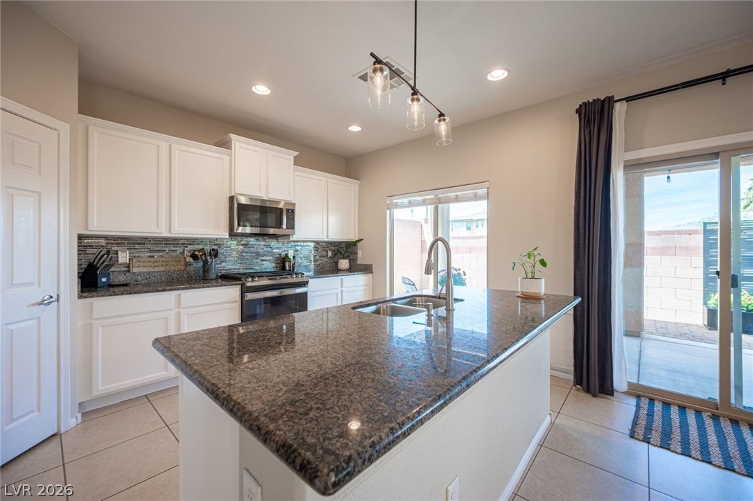 Photo 11 of 62, 9226 Apollo Heights Avenue